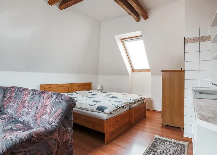 Bedrc בית הארחה 3*